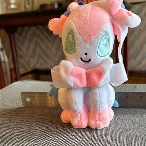Pokémon Sylveon from Eveelution, NWT